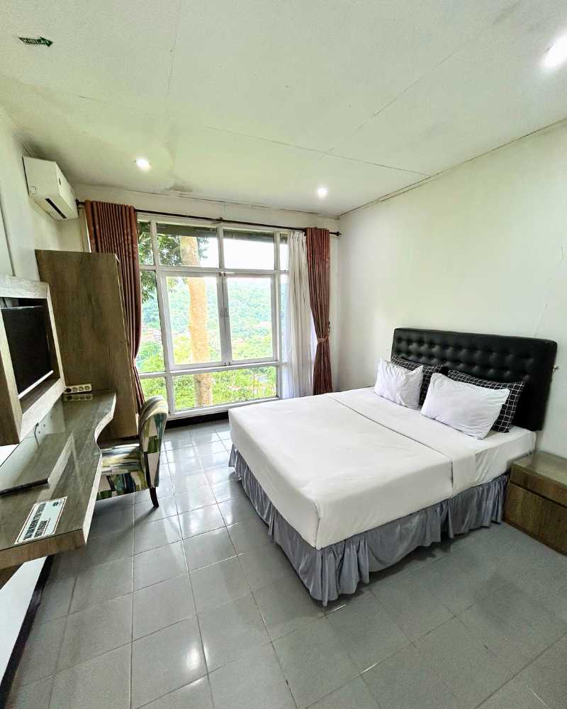 Kamar Anggrek 3